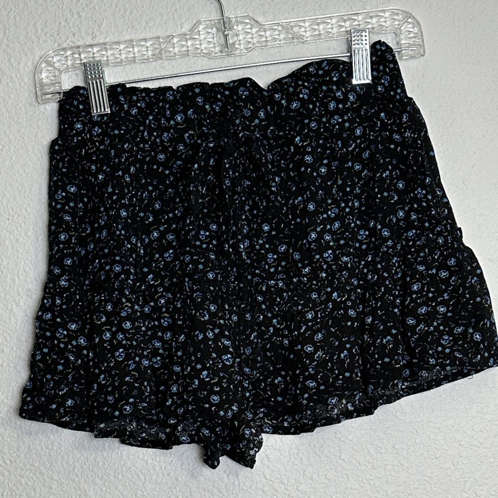 Women’s Medium Black Blue Floral Pull On Shorts Coquette Feminine‎ Summer